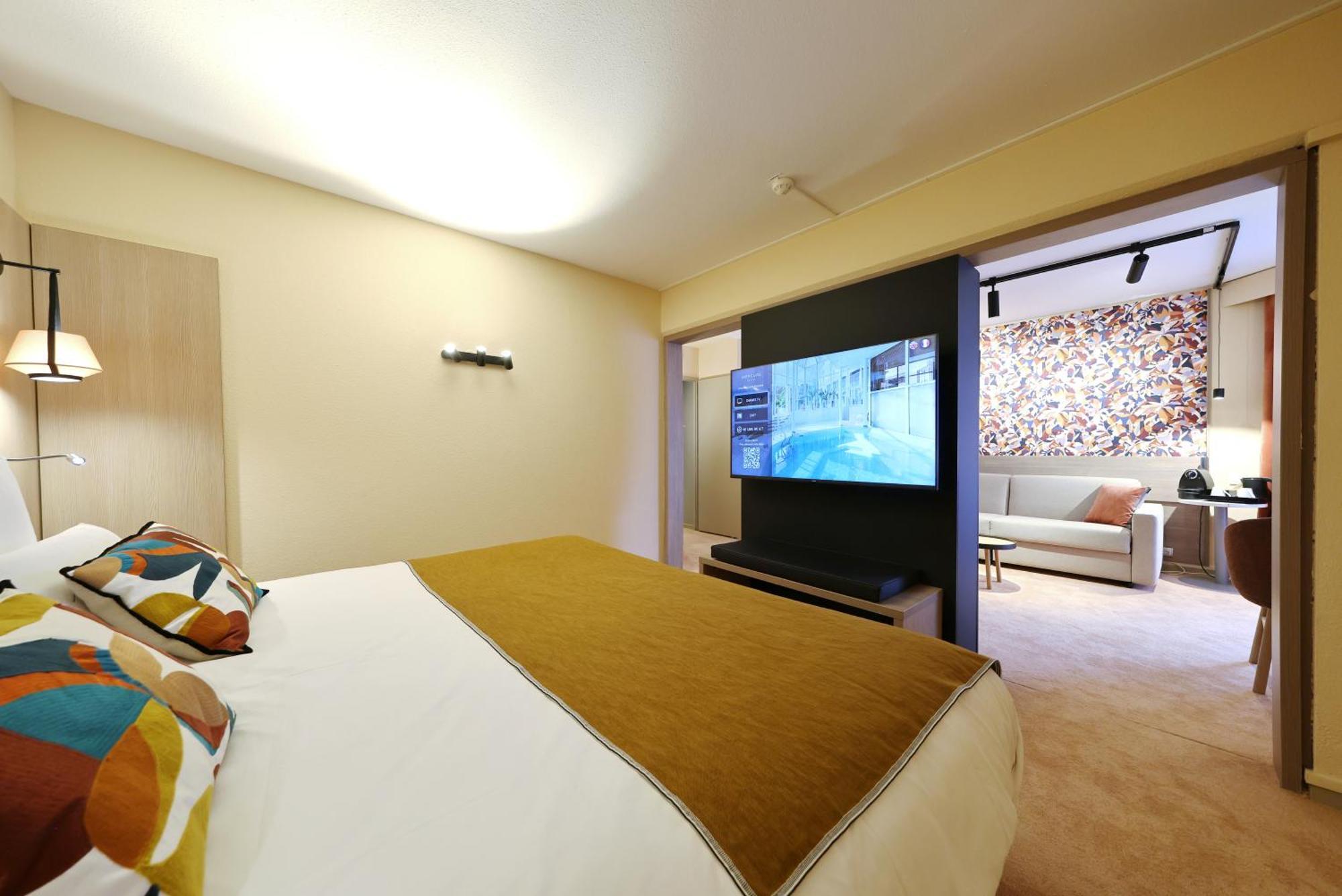 Mercure Centre Porte Des Alpes Hotel 4*