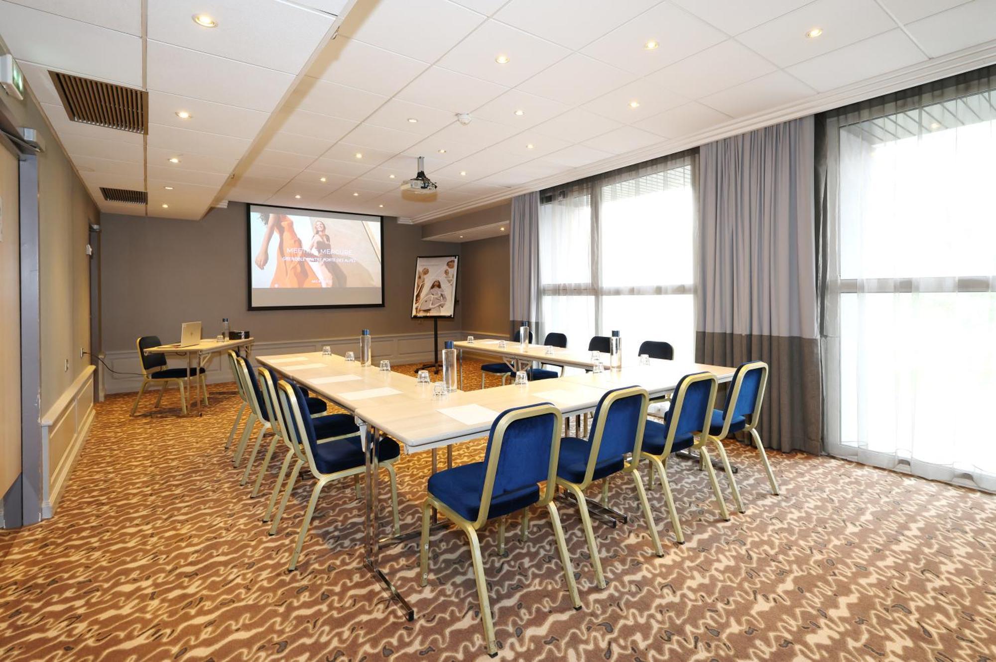 Mercure Centre Porte Des Alpes 4*