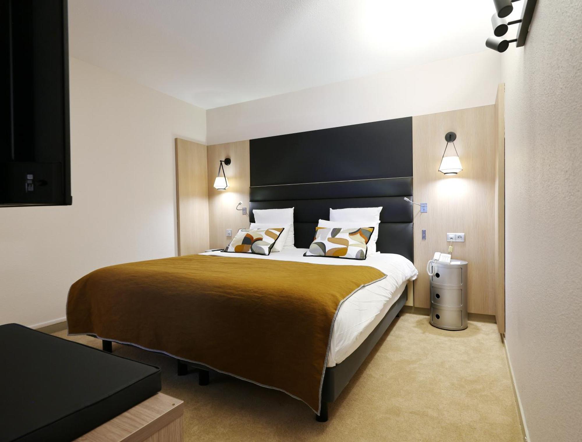 Mercure Centre Porte Des Alpes Hotel 4*