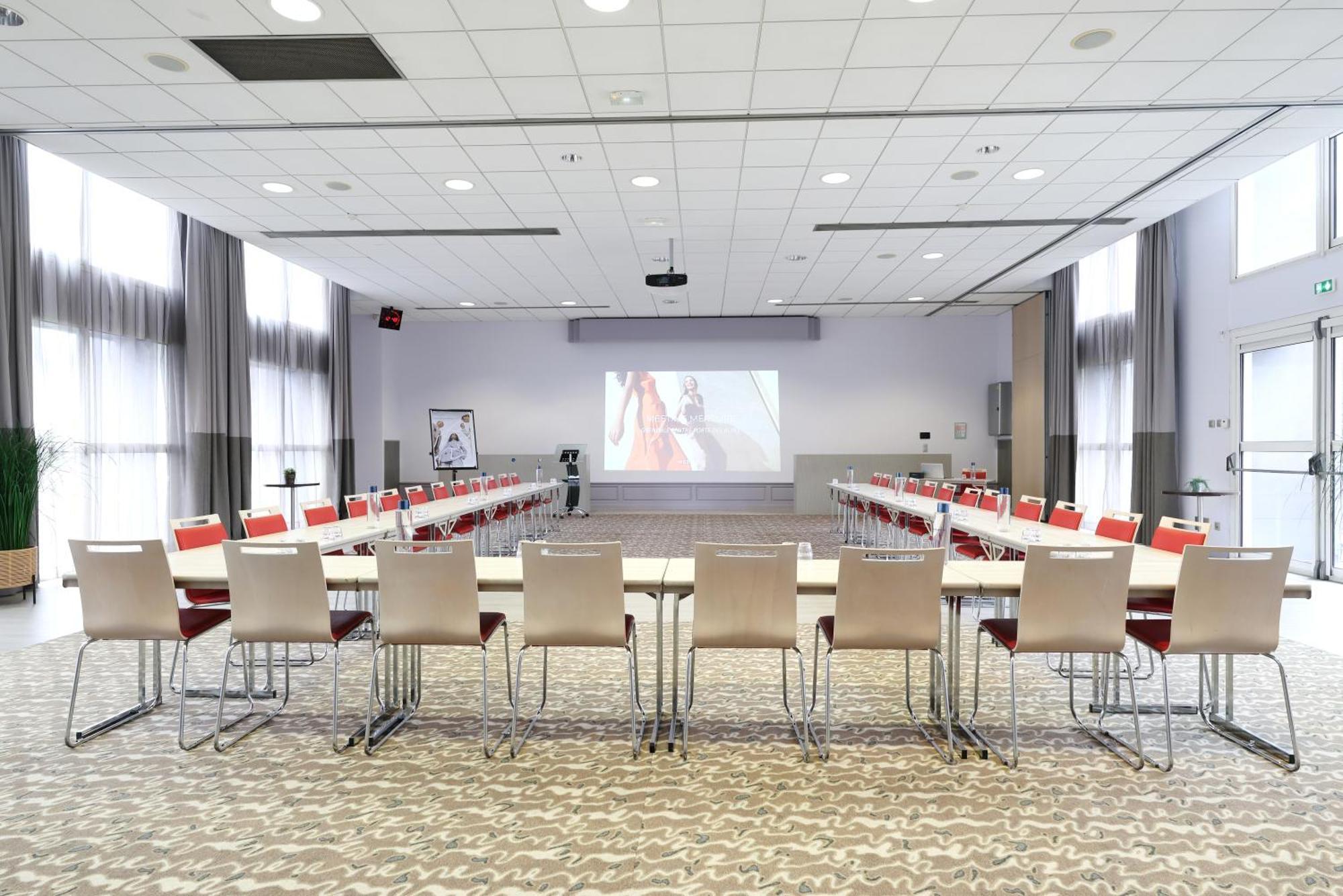 Hotel Mercure Centre Porte Des Alpes 4*