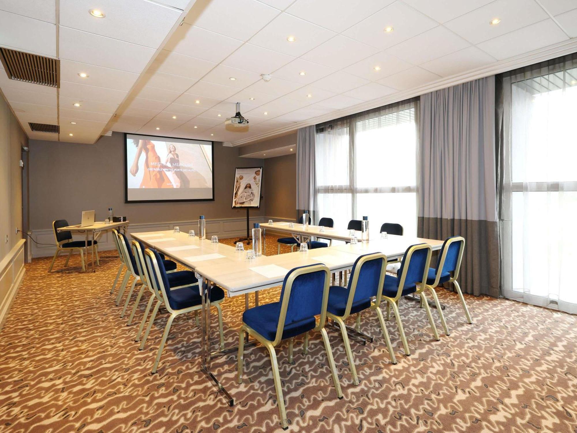 Mercure Centre Porte Des Alpes 4*