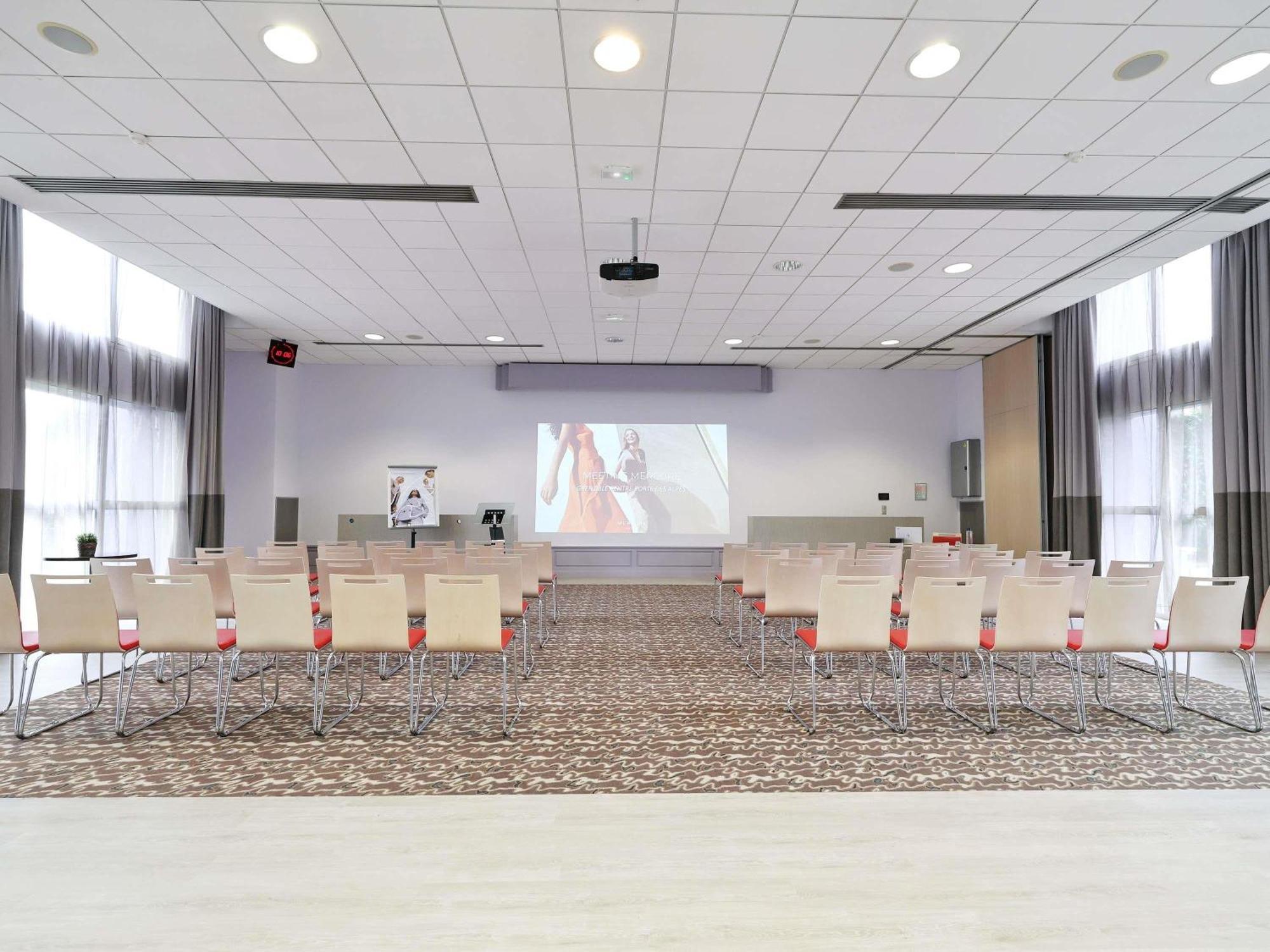Hotel Mercure Centre Porte Des Alpes 4*