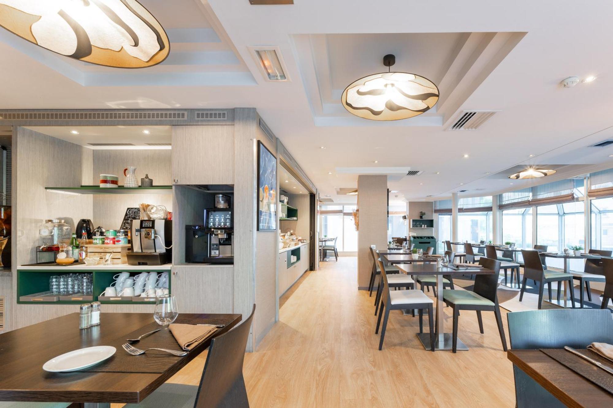 Hotel Mercure Centre Porte Des Alpes 4*