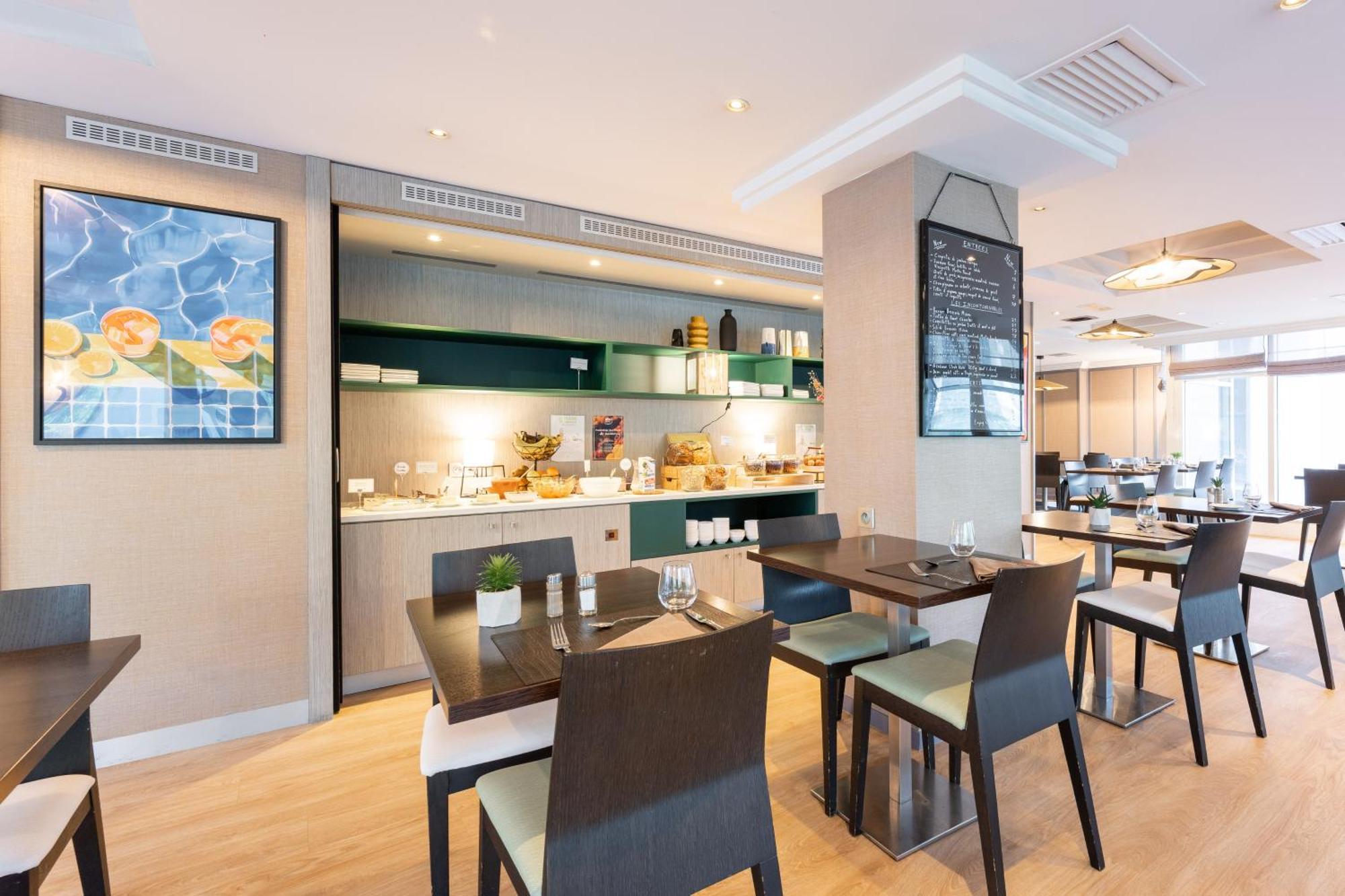 Mercure Centre Porte Des Alpes Hotel 4*