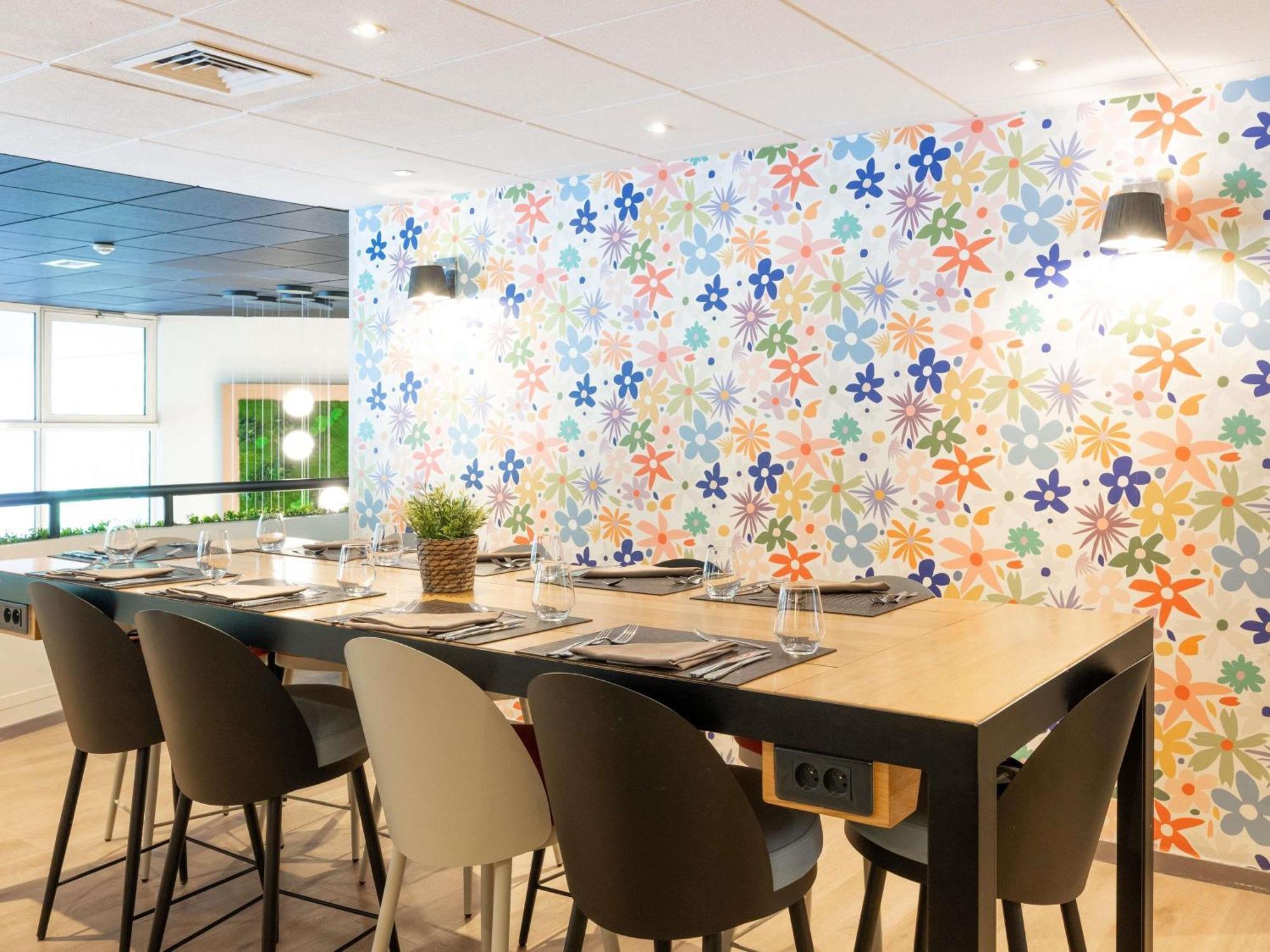 Hotel Mercure Centre Porte Des Alpes 4*