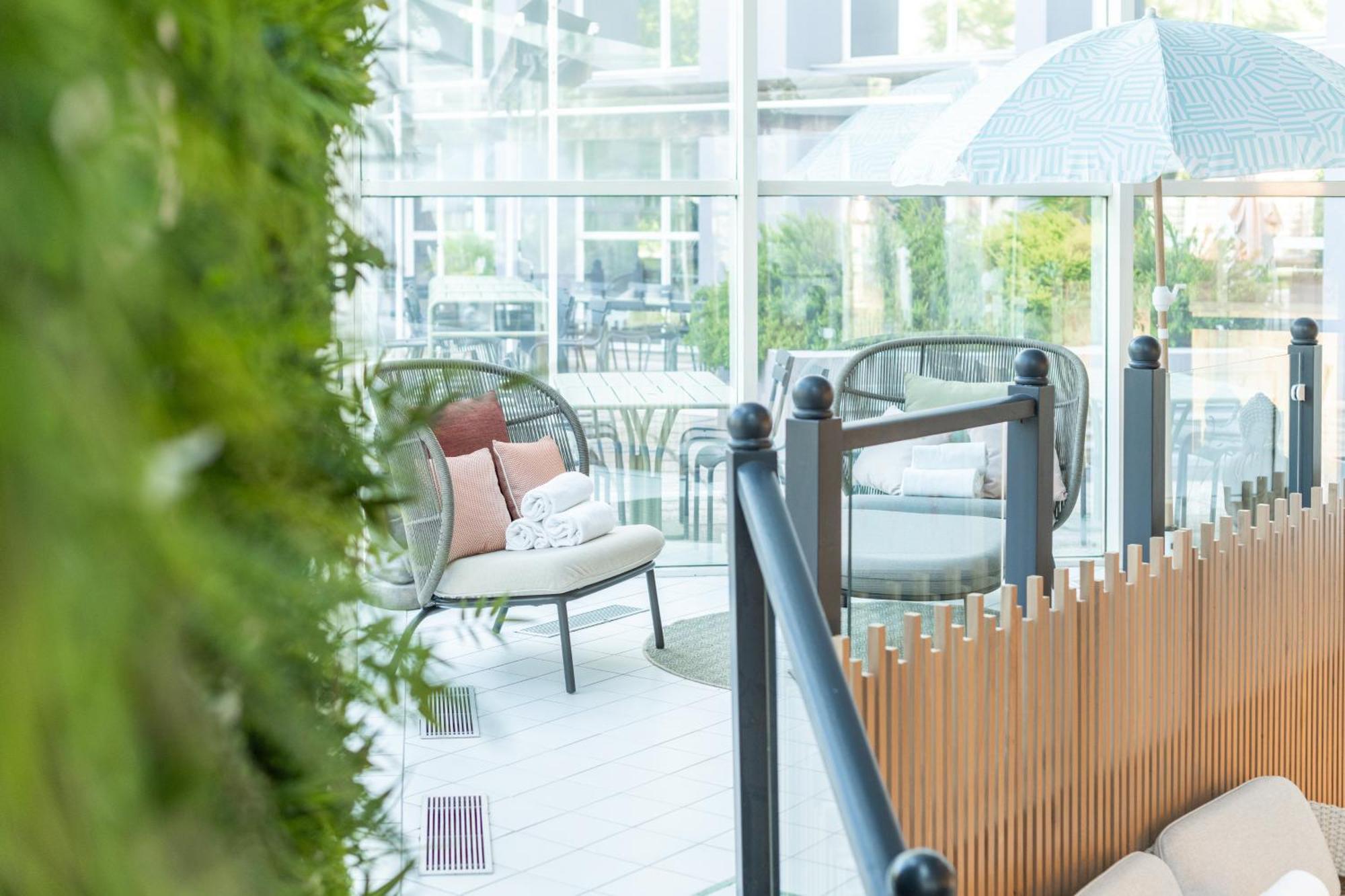 Mercure Centre Porte Des Alpes Hotel 4*